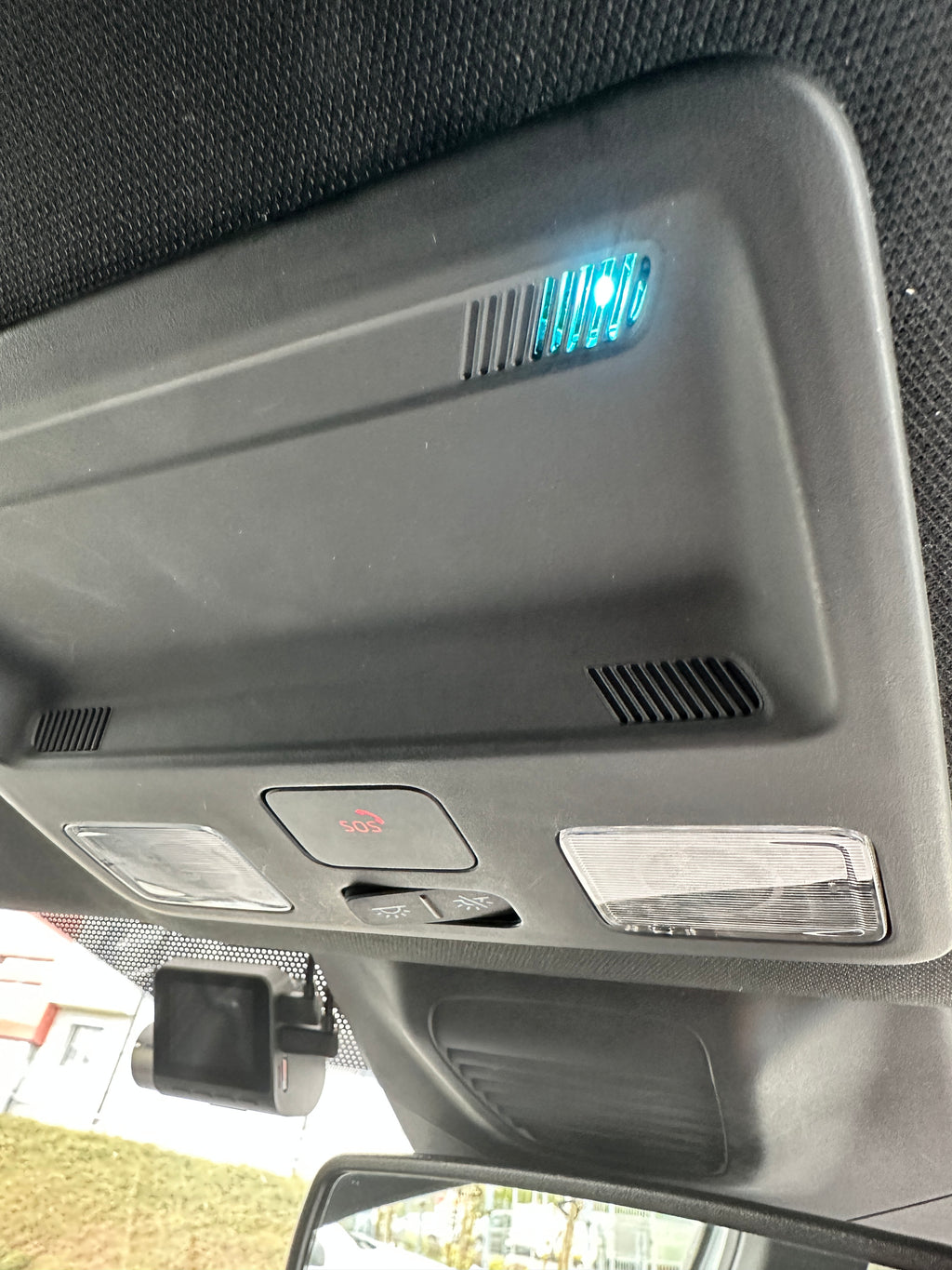 DIE AMBIENTE LAMPE DER DACHKONSOLE