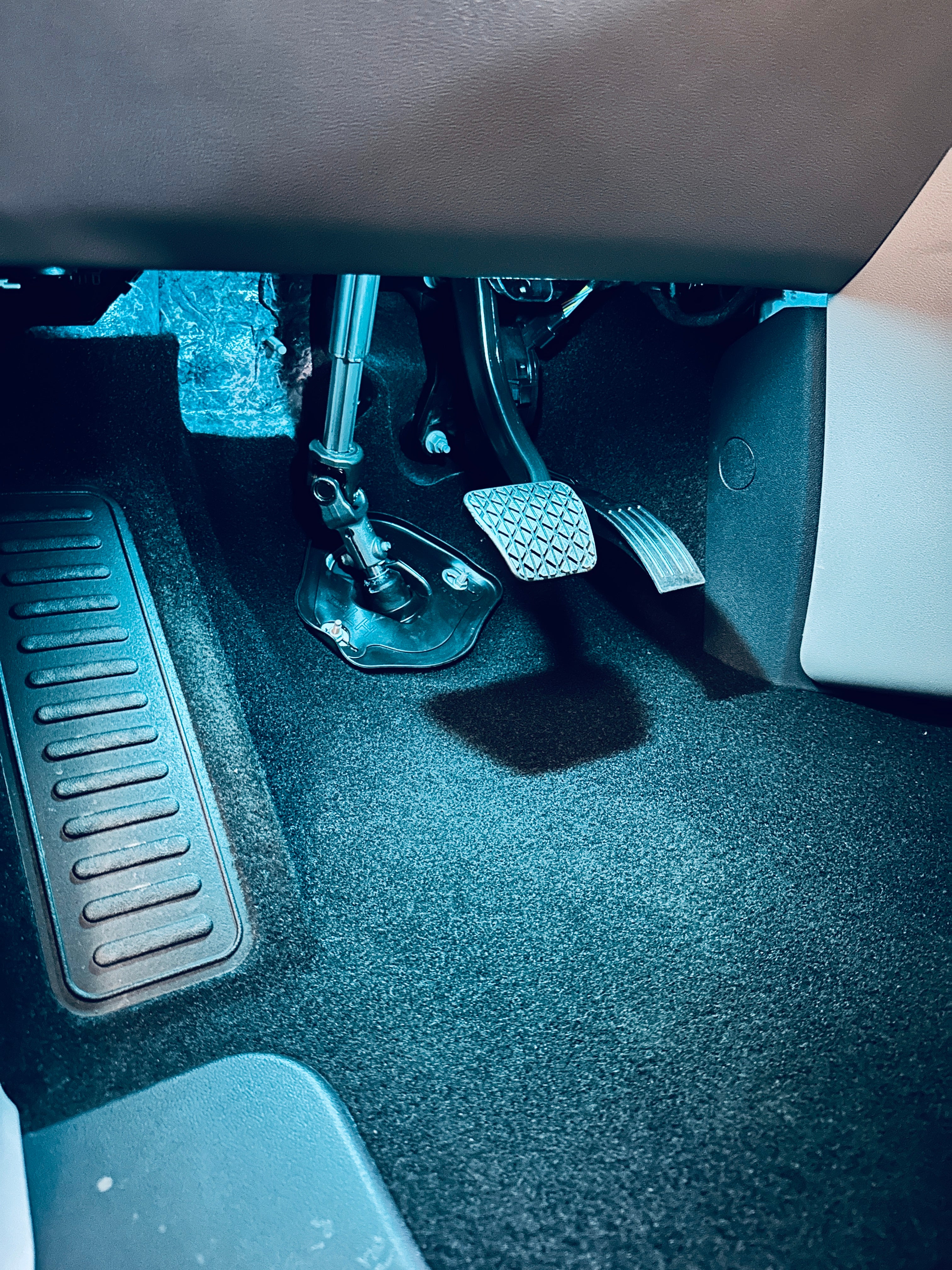 THE FRONT FOOTWELL AMBIENT LIGHT SET - FORD CUSTOM
