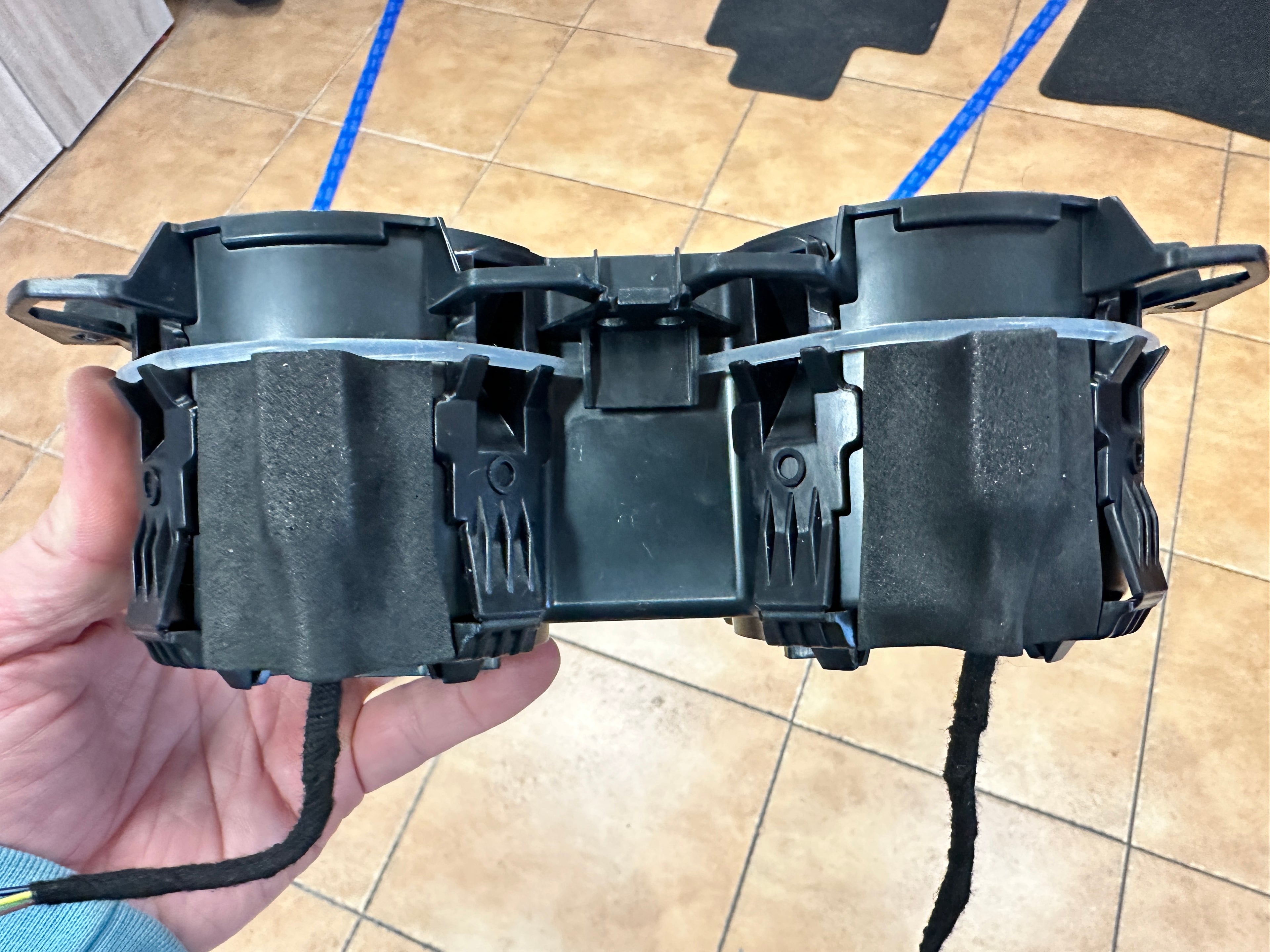 CUPHOLDERS LAMPS - MUSTANG MACH-E