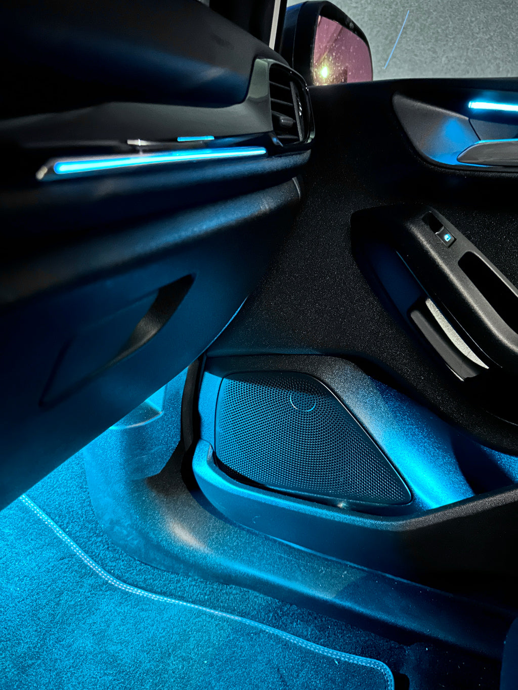 DAS AMBIENT-LED-STREIFENSET FÜR DAS ARMATURENBRETT - PUMA MK2