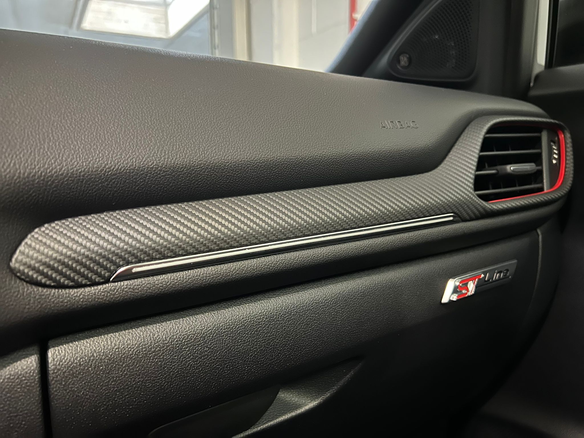 DAS AMBIENT-LED-STREIFENSET FÜR DAS ARMATURENBRETT - PUMA MK2