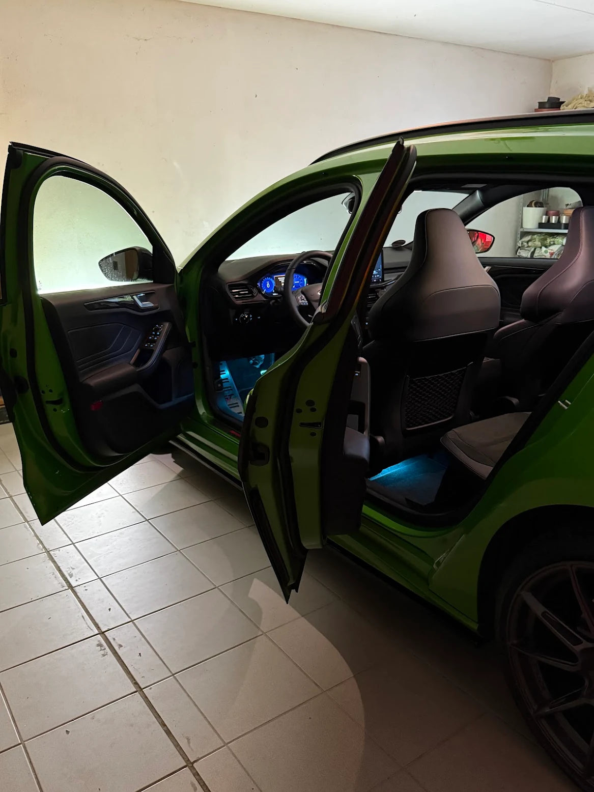 Side View | Front & Rear Footwell
